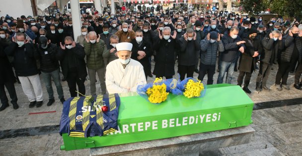 Ölü Bulunan Doktor İçin Cenaze Töreni