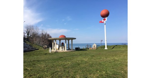 Ordu Ünye Sahilinde Japon Dostluk Anıtı