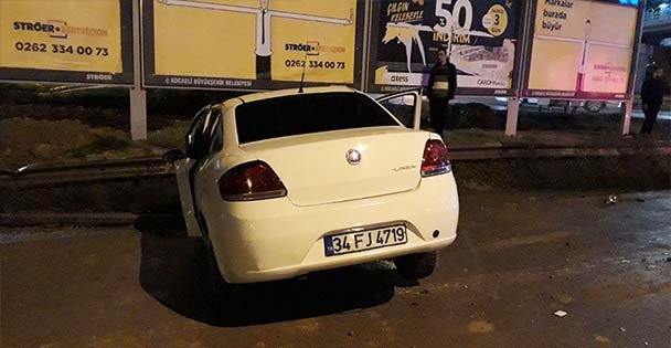 Bariyerlere çarptı: 2 yaralı