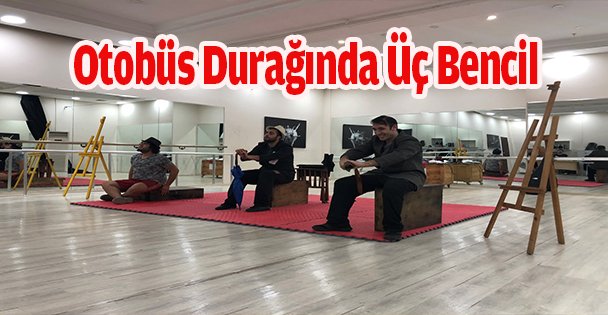 Otobüs Durağında Üç Bencil