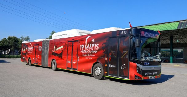 Otobüs ve tramvaylar 19 Mayıs'a özel giydirildi