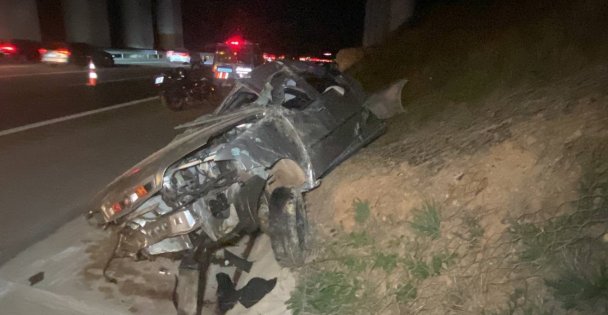 Otomobil aynı aileden 3 kişiye mezar oldu