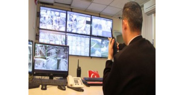 Otomobil çalarken yakalandı