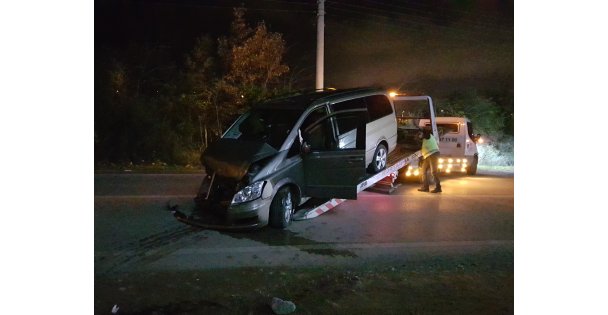 Otomobil ile minibüs çarpıştı: 6 yaralı