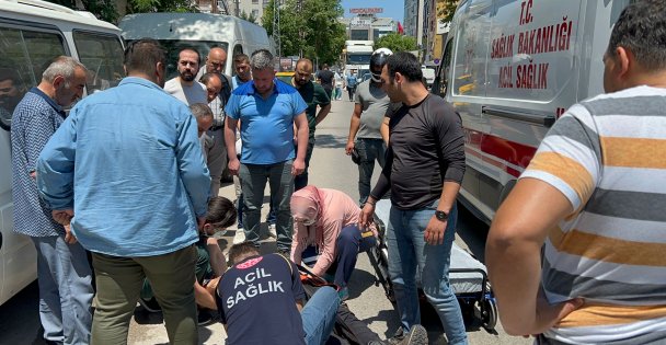 Otomobille Çarpışan Motosikletin Sürücüsü Yaralandı