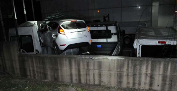 Otoparka savrulup sıfır otomobillere çarptı