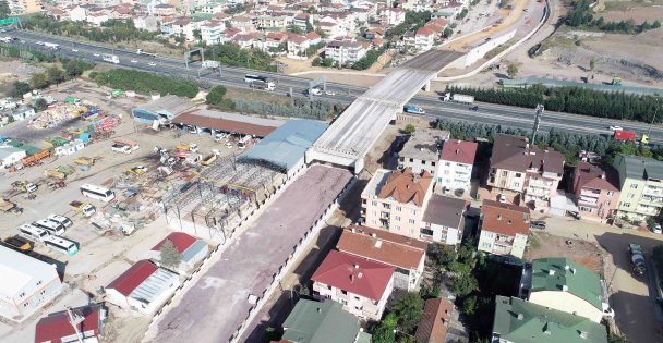 Otoyol Geçiş Köprüsünde Kiriş Montajları Tamamlandı