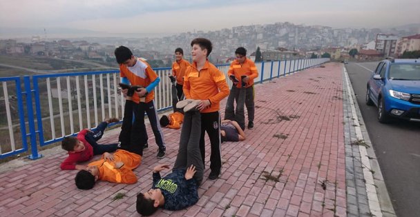 Otoyol kenarlarında maçlara hazırlanıyorlar