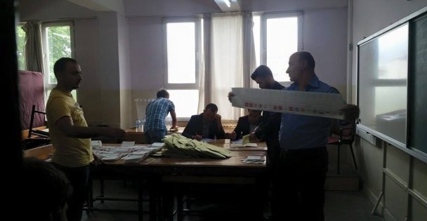 Oy sayımı başladı