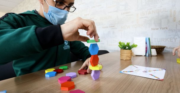 Özel Bireylere Zekâ Oyunları Eğitimi