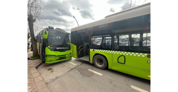 Özel Halk Otobüsü İle Belediye Otobüsü Çarpıştı: 6 Yaralı