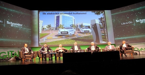 Özlü, İstanbul'da Kocaeli örneğini anlattı