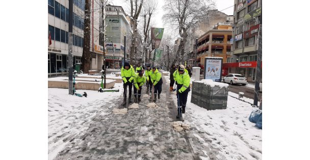 Park Ve Bahçeler Hiç Durmadan Çalıştı