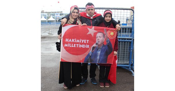 Perşembe Pazarı'na akın etmeye başladılar