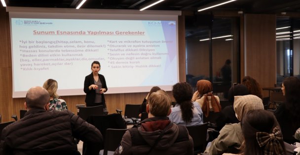 Personellere Hitabet ve Sunum Teknikleri Anlatıldı