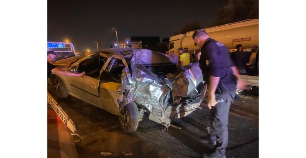 Peş peşe 2 ayrı kaza: 2 kişi yaralanırken, 2 sürücü ise kaçtı