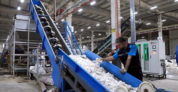 Plastik Atıklardan Ürettikleri Pet Levha Ve Ham Maddeleri 50 Ülkeye İhraç Ediyorlar