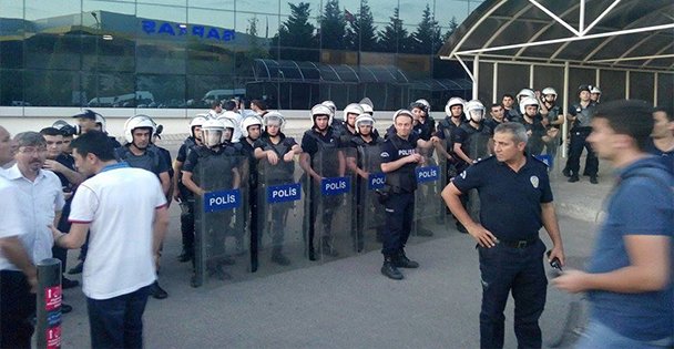 Polis işçilere müdahale etti!
