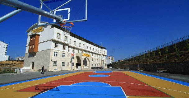 Potasız Okul Kalmasın:75 okula daha basketbol ve voleybol sahası yapılacak
