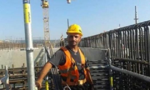 PRES MAKİNESİNE SIKIŞAN İŞÇİ TOPRAĞA VERİDLİ