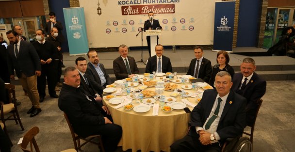 Protokol İftarda Muhtarlarla Bir Araya Geldi