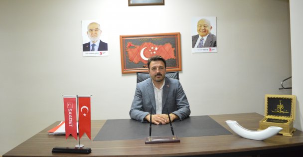 Saadet Partisi Gebze İlçe Başkanı Mustafa Türel, 'Başta teröre kurban verdiğimiz şehit öğretmenlerimiz olmak üzere, bütün öğretmenlerimizi saygı ve sevgi ile selamlıyorum” dedi.