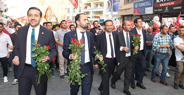Saadet sevgi adımlarını Gebze'de attı