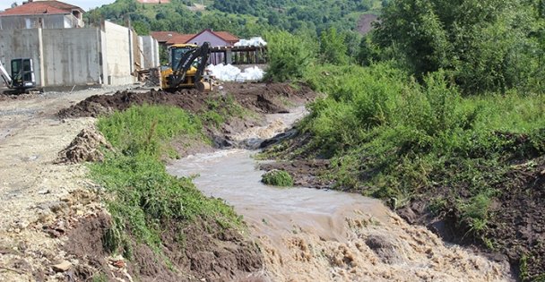 Sağanak yağış Kocaeli'yi vurdu