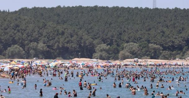 Sahillerde 225 kişi boğulmaktan kurtarıldı