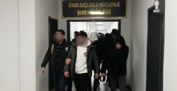 Sahte hesaplarla yedek otomobil parçaları satıp, 7 kişiyi dolandırdılar