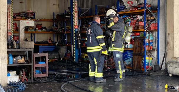 Sanayi Sitesinde Yangın: 4 İşyeri Etkilendi