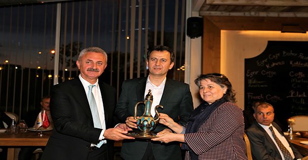 Sanayinin rektörünü sanayiciler uğurladı