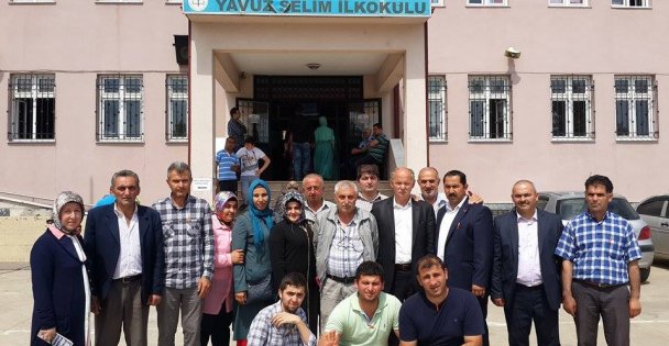 Seçmen sandığa koştu!