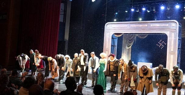 Şehir Tiyatroları, Bursada izleyiciyi büyüledi
