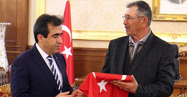 Şehit Babası, Vali Güzeloğlu'nu Ziyaret Etti