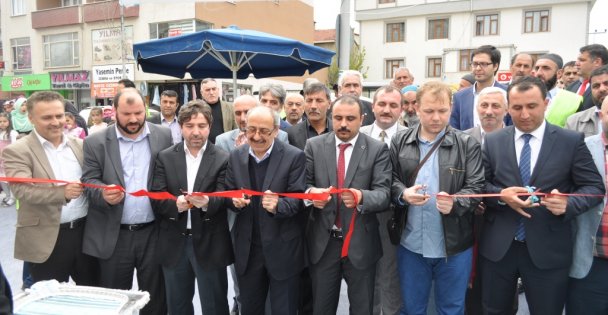 Semerkand Vakfı Çayırova'da kermes açtı