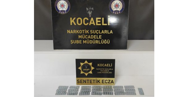 Sentetik Ecza Ele Geçirilen Operasyonda 5 Şüpheli Yakalandı