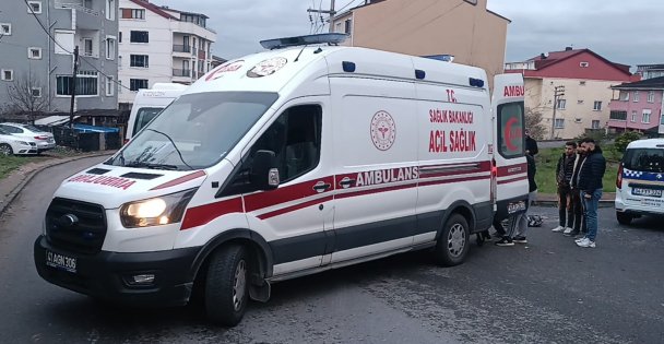 Servis Minibüsüyle Motosiklet Kafa Kafaya Çarpıştı : 1 Yaralı