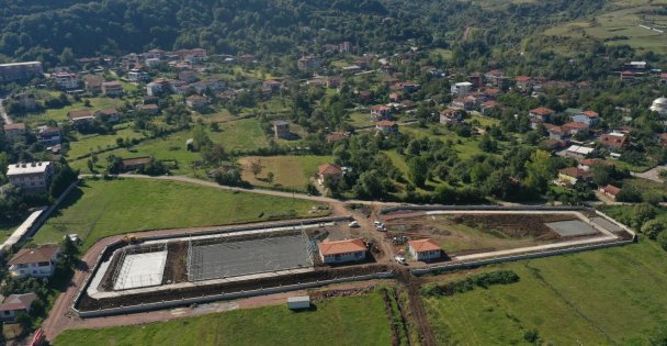 Şevkatiye Parkı'nda Zemin Betonları Atıldı