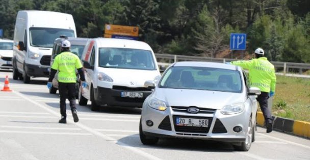 Seyahat kısıtlaması bir gün daha uzatıldı