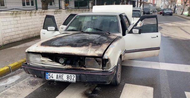 Seyir halindeki araçta yangın