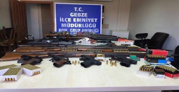 Silah kaçakçıları yakalandı!