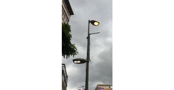 Sokak lambaları gündüz yanıyor!