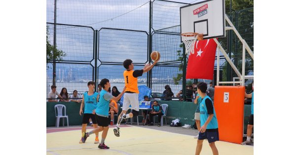 Şölen Havasında Geçen Sokak Basketbolu Turnuvası Sonra Erdi