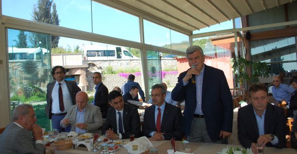 Sorunları biliyor ve yaşıyoruz