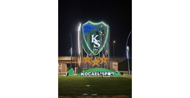 Stat kavşağını Kocaelispor'un arması aydınlatıyor