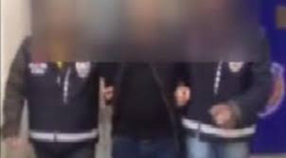 SUÇ MAKİNESİ GEZERKEN YAKALANDI