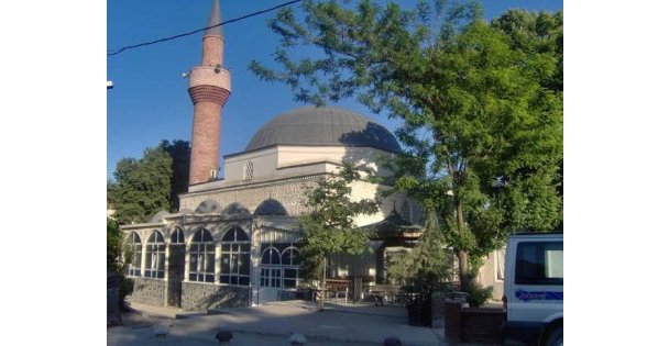 Sultan Orhan Camii ve Belediye Başkanı Zinnur Büyükgöz
