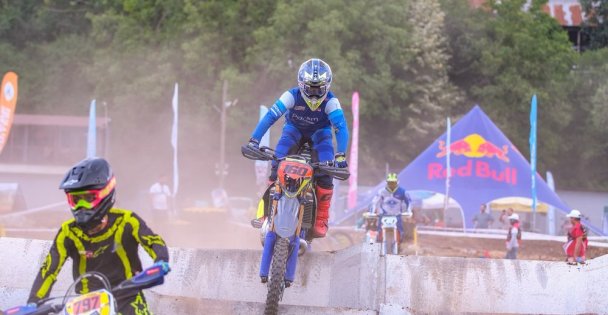 Süper Enduro'da start Başkan Büyükakın'dan