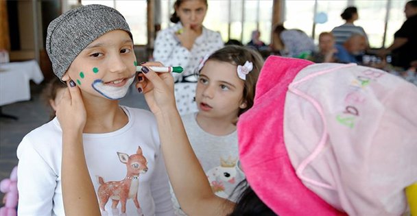 Suriye'deki savaş, Küçük Esma'nın saçlarını döktü